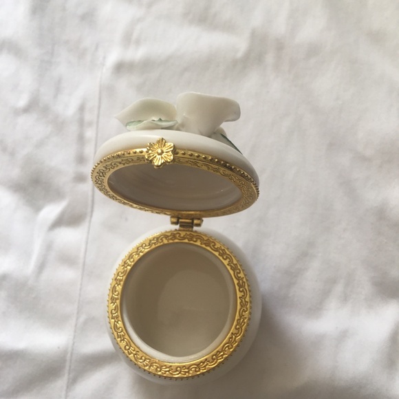 Jewels - Picture 4 of 4